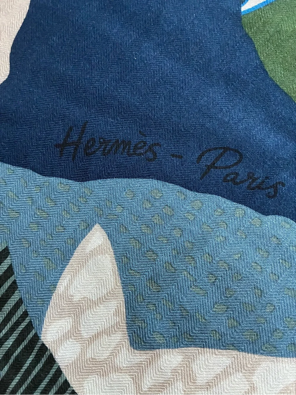 Hermes En Liberté! 140cm Cashmere/Silk Stole Pristine